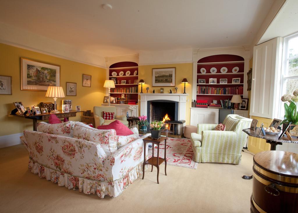 Brunton Farmhouse Hotel Collingbourne Kingston Exterior foto